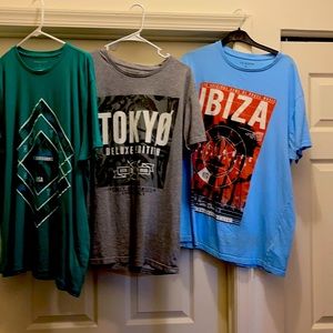 Slightly worn logoed T-shirts for men extra large